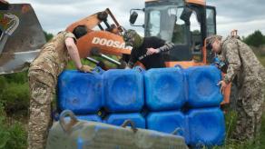 Modular, Fast, Adaptable: Ukraine’s New Plastic Pontoon System Tested on the Front Lines (Photos)