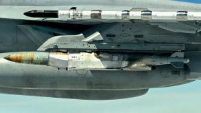 Boeing Starts Serial Production of 555km-Range JDAM LR Glide Bomb Kit, Easily Integrated on Aircraft Already Using JDAM, But Russian EW and Range Realities Cut the Advantage 