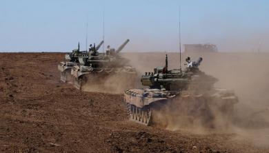 russians Want to Protect T-72s, T-80s and Other Tanks From UAVs With Vzlet-M, Fakel Grenades — Will It Work?