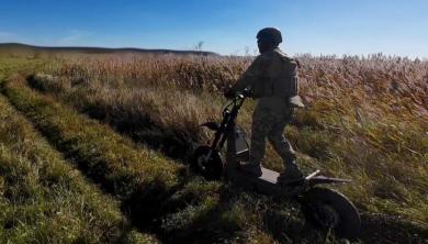 ​Fast and Quiet: Ukraine’s Military Test Tactical E-scooters in Combat Zone
