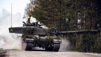 Britain Has More Horses Than Challenger 2 Tanks, Seriously Trains Mounted Patrols While Canceling Tank Exercises