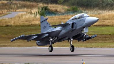 Saab Flies Gripen F for the First Time: What Is This Version, Why Does It Matter for Ukraine?