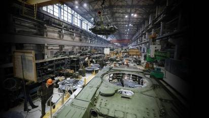 ​The Kremlin Wants "Uralvagonzavod" to Repair Tanks 24/7 But There Are Not Enough Workers
