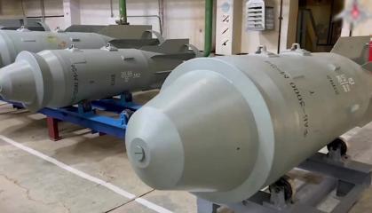 How Possible is to Turn 3-ton FAB-3000 Dumb Superbomb into a Smart Glide Munition and Which Aircraft can Lift It