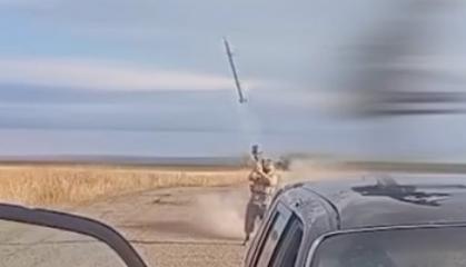 ​Ukrainian Soldier Shoots Down russian Jet-Powered Drone with First-Ever Combat MANPADS Launch (Video)