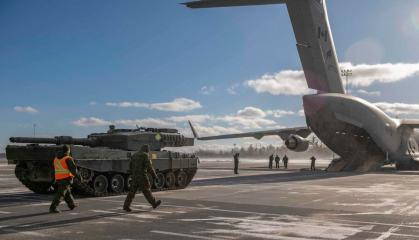 ​Canada Sends Its First Leopard 2 Tank to Ukraine While Europeans Hesitant About Supplying The Tanks
