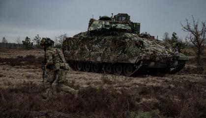 What Type of Armored Equipment Ukraine Lacks to Progress on Battlefield (Expert Opinion)