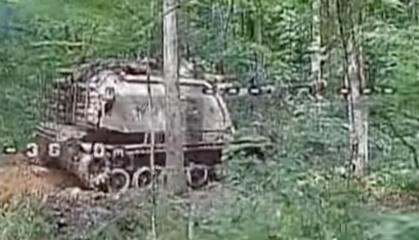 ​Ukrainian Border Guards Destroy russian Msta-S, Msta-B, and D-30 Systems in Drone Strikes (Video)