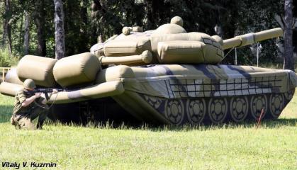 Russians Have a "Rubber Army" of Inflatable Tanks, Which are Thrown Onto the Battlefield 
