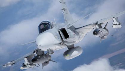 Czechia Prepared to Assist Ukraine in Training Pilots for F-16 and Gripen Jets