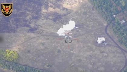 ​Ukrainian Forces Destroy russian Buk-M2 Air Defense System with Accurate Targeting and Swift Execution (Video)