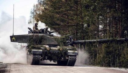 Britain Has More Horses Than Challenger 2 Tanks, Seriously Trains Mounted Patrols While Canceling Tank Exercises