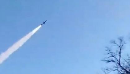 ​Ukraine's Air Force Shows Nighttime Battle Against russian Drone Swarm (Video)