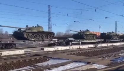 T-54 Tank Convoy Spotted Near Moscow Heading To Frontline