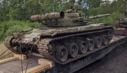 Tanks Overgrown With Weeds Being Taken From Storage In russia: How Long It Takes to Restore Them