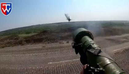 ​One Shot, One Kill: Ukrainian Fighter Brings Down russian Su-25 Jet with the Igla MANPADS (Video)