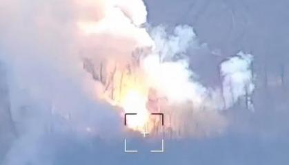 ​Ukrainian Artillery Spectacularly Destroys russian Buk-M1 Air Defense System (Video)