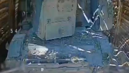 ​Ukrainian Drones Destroy russian Msta-S Howitzer in Minutes After Detection (Video)