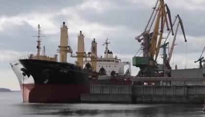 ​Fleeing, the russians Stole Sea Tugs and River Boats From the Port of Kherson
