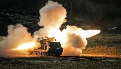​M270A2 Fires New ER GMLRS Warhead for the First Time While russia Seeks Buyers for HIMARS Analog