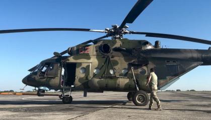 ​Ukraine Receives Mi-8AMTSh Helicopter From russian Pilot 