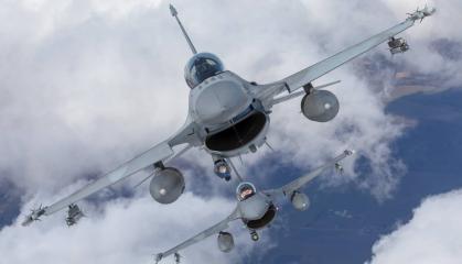 U.S. Congressmen Called to Start Training Ukrainian pilots on American Fighteres