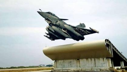 ​India Finalizes Search for Carrier-Based Jets, Signs Deal for French Rafale Fighters