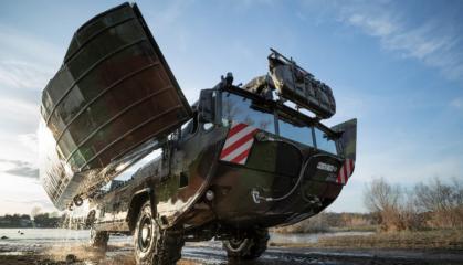 ​How Ukraine Could Benefit from UK, Germany Purchase of Amphibious Bridging Vehicles to Replace Old M3 Amphibious Rigs
