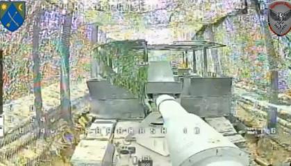 ​Ukrainian Drones Hunt Down Hidden russian Msta-S Self-Propelled Howitzer (Video)