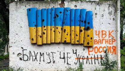 ​Paranoia and Confusion: russian Officials Crack Down on Blue and Yellow Displays Amid Wartime Legislation