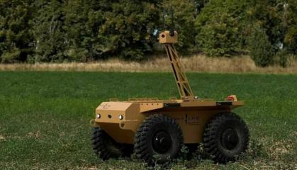 ​Ukraine Presents Mesh System to Operate UGVs Without Airborne Relay