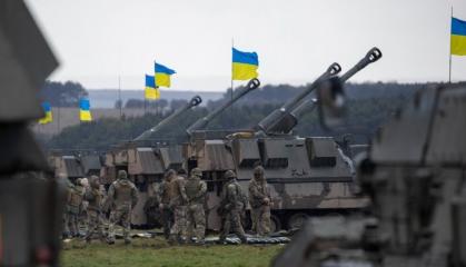 How Long Did Ukraine Wait for the UK to Restart Artillery Barrel Production?