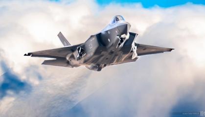 ​After Six Years of Waiting, First F-35 Fighter Jets Arrive in Poland