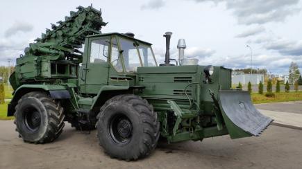 UralVagonZavod Presents Battle Tractors for russian Army