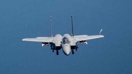 Boeing Discloses 2025 Delivery Figures for Apache, F-15, F/A-18, Chinook, and Poseidon