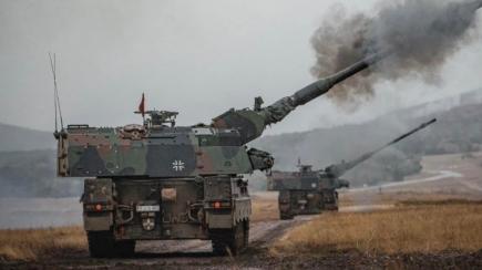 Ukraine Receives 12 PzH 2000 Howitzers From Germany, Netherlands