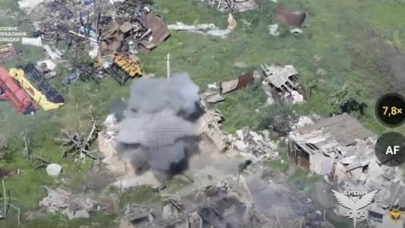 Three Ukrainian Commandos Chemically Incapacitated and Almost Captured — Until Airstrike Sets Them Free (Video)