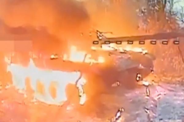 ​Ukrainian Drones Expose Camouflaged russian Tank and Set It Ablaze (Video)