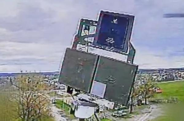 ​Ukraine Destroys russian Chernyi Glaz, Shtora, Volna Systems and Six Relay Antennas on the South Slobozhanske Axis (Video)