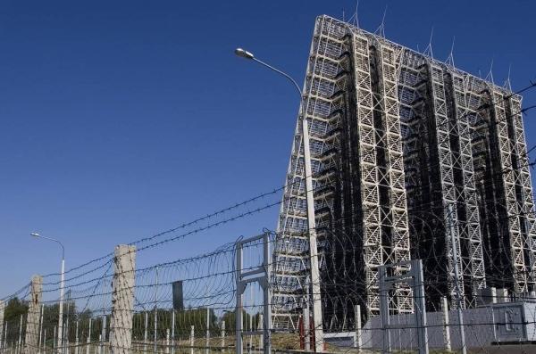 russians Cover 6,000-km-Range Voronezh-DM Radar With Anti-Drone Nets After Ukraine Struck One of Them