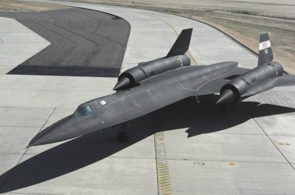 SR-71 Blackbird May Fly Again After 27 Years, Monument Aircraft Vanishes From NASA Base 