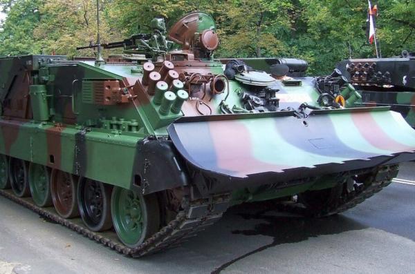 Poland Delivered 324 Tanks and Vital WZT-3 ARVs to Ukraine