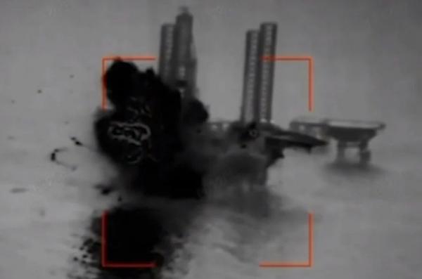 ​Ukraine’s Navy Destroyed russian Military Facilities on the Syvash Drilling Rig in the Black Sea (Video)