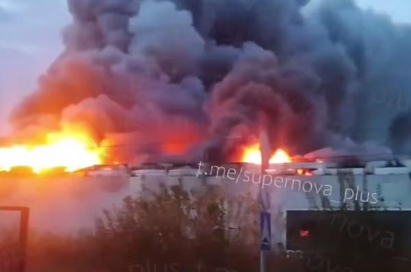 Ukrainian FP-1 Drones Hit Oil Terminals, VKontakte Data Center, Ozon Warehouse Near St. Petersburg (Video)