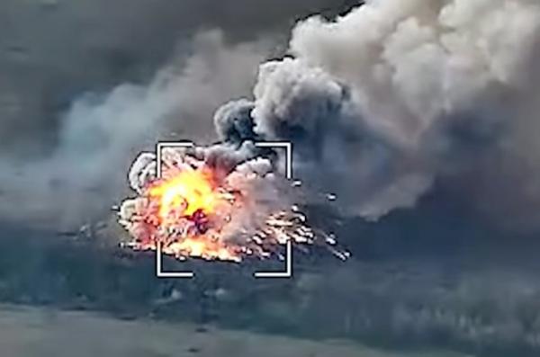 ​Ukrainian Drones Destroy russian TOS-1A Solntsepyok System in Zaporizhzhia (Video)