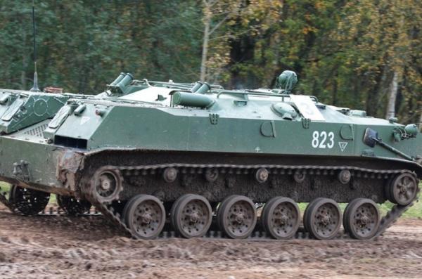 ​russians in Kursk Region Find Unusual Use for BTR-D APCs, Drowning Them to Create River Crossing