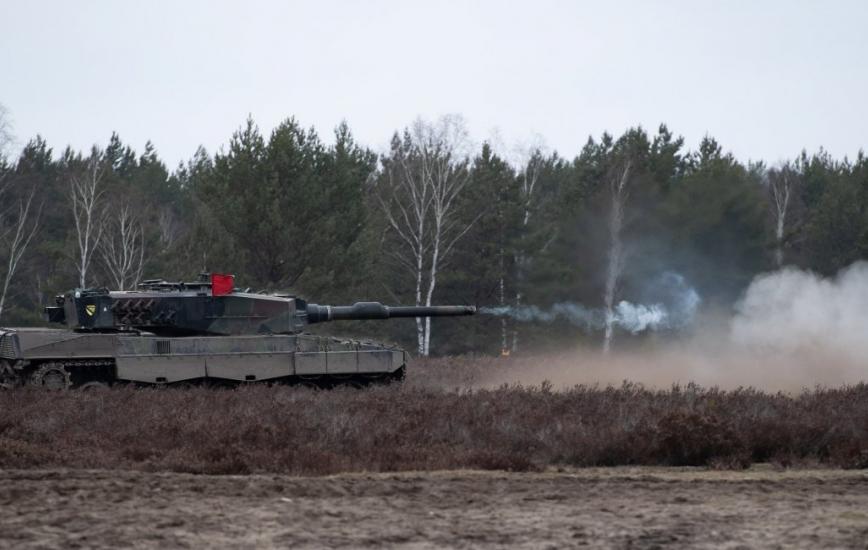 ​Canadians Published Photo How They Are Instructing Ukrainian Recruits in Leopard Tanks